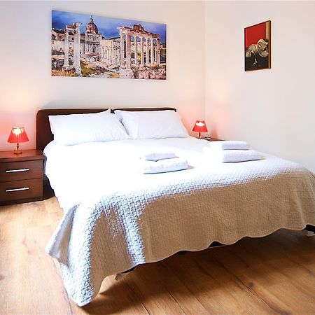 Vetrina Holidays Apartment Navona ローマ エクステリア 写真